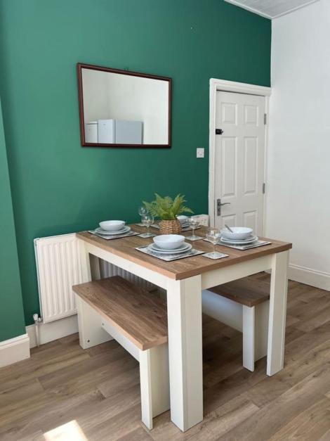 Moorfield Street Guesthouse Лидс Экстерьер фото